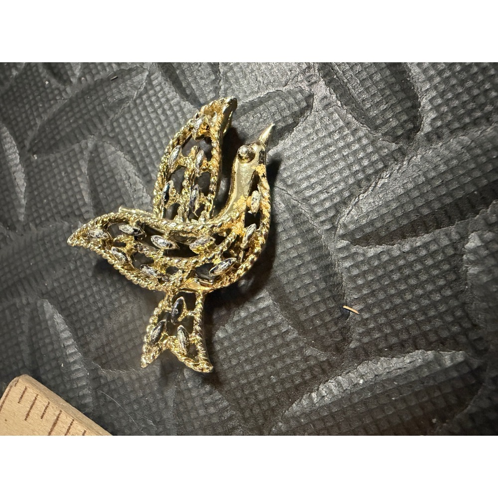 Gerrys Dove Brooch Womens Gold Silver Tone Textured Bird Pin Vintage Jewelry 2"